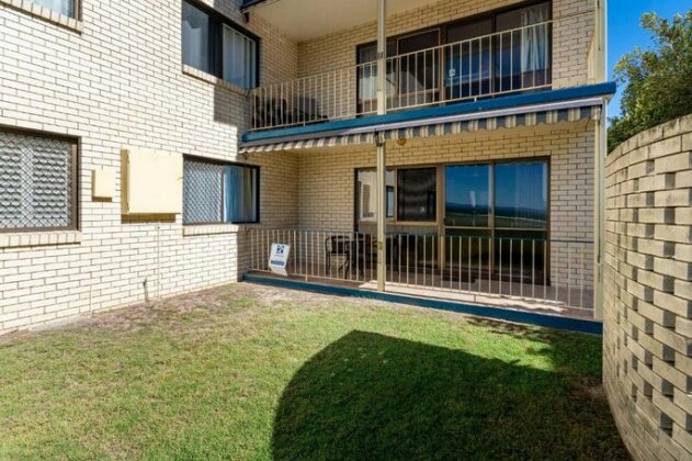 Great Views ground floor unit Clearview Apartments South Esplande Bongaree - Photo5