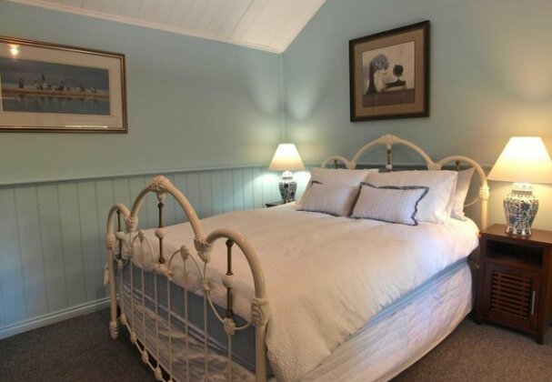 Tiffany's Country Cottages - Photo2