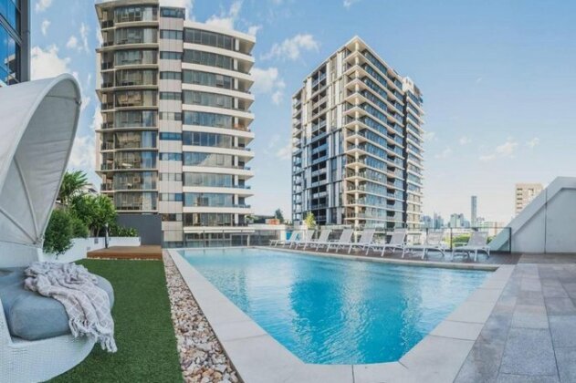 2 Bed Brisbane Resort Apartment