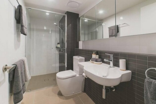 2 Bed Brisbane Resort Apartment - Photo3