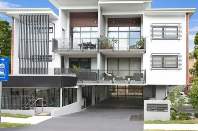 Back of the Block Bulimba - Executive 3BR Bulimba apartment with leafy outlook