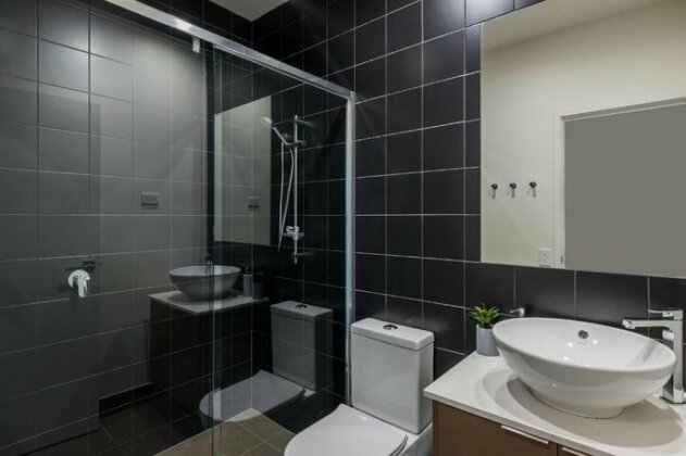 H6B 3BR Bulimba - Uptown Apartments - Photo5