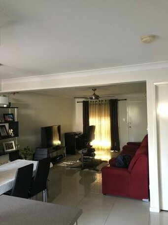 Homestay - Clean and tidy Townhouse