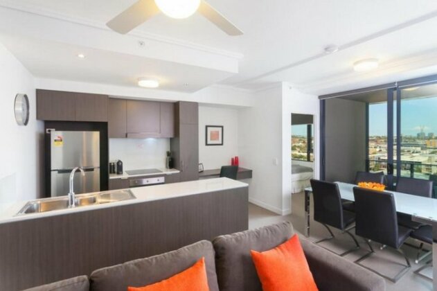 Keeping Cool on Connor - Executive 2BR Fortitude Valley apartment with pool and views - Photo2
