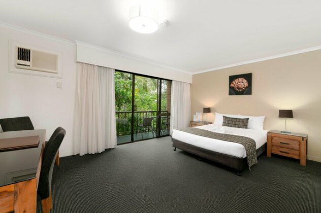 Mt Ommaney Hotel Apartments - Photo3