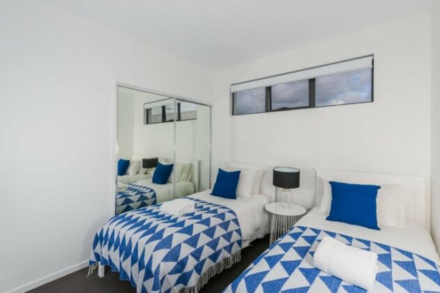 Oxford Steps - Executive 2BR Bulimba Apartment Across from the Park on Oxford St