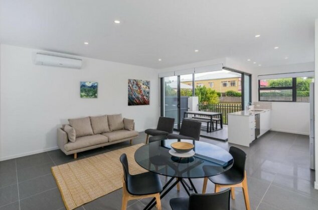 Oxford Steps - Executive 2BR Bulimba Apartment Across from the Park on Oxford St - Photo2