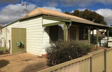 Away Cottages Broken Hill