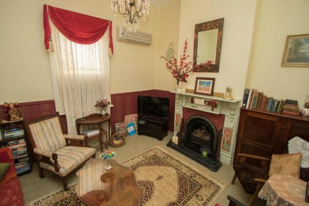 Ella's Place - Photo3