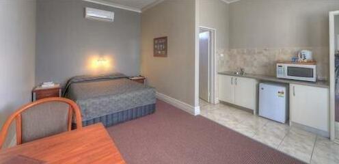 Silver Haven Motor Inn - Photo4