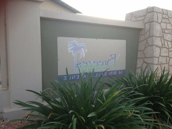 Breezes Apartments - Photo2