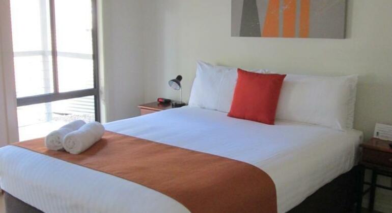 Breezes Apartments - Photo3