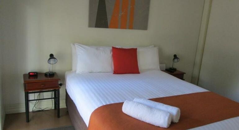 Breezes Apartments - Photo5