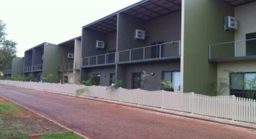 Breezes Apartments