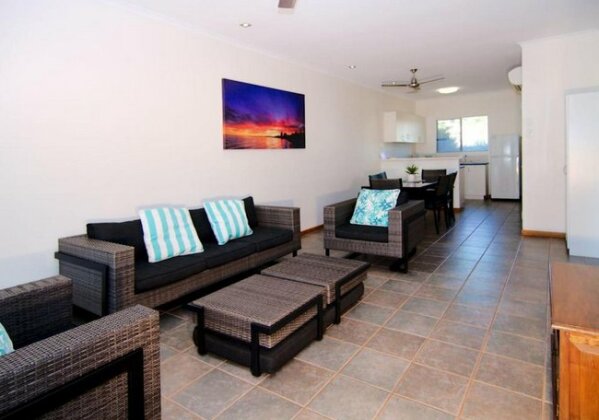 Cable Beach Apartments - Photo4