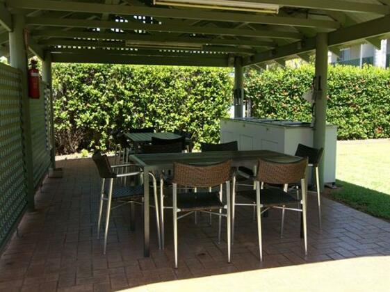 Cable Beachside Villas - Photo3