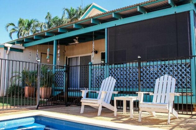 Spike the Bubble Beach House - Photo3