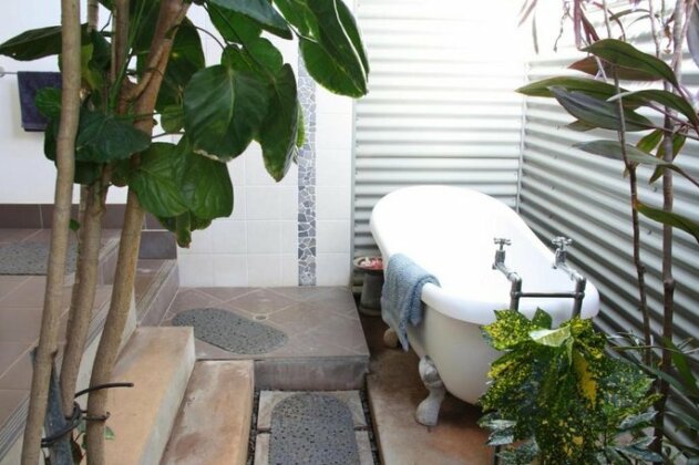 The Quarters self contained Bungalow - Photo4