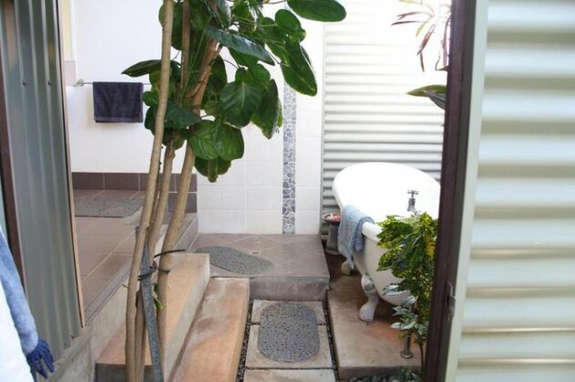 The Quarters self contained Bungalow - Photo5