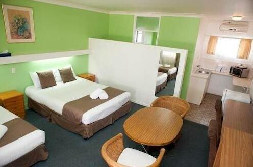 Riviera Motel Bundaberg - Photo4