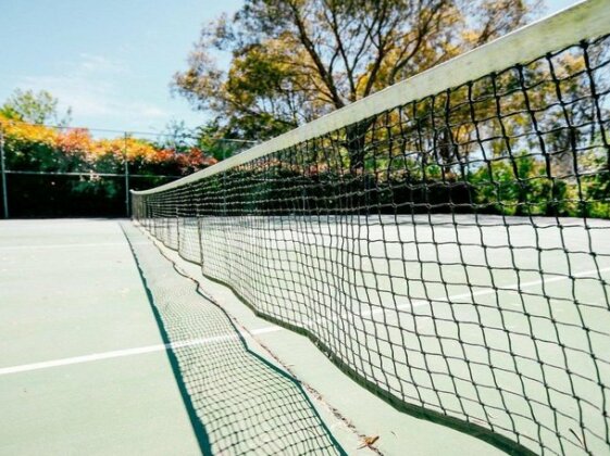 Hardigreen Park - spacious with tennis court - Photo4