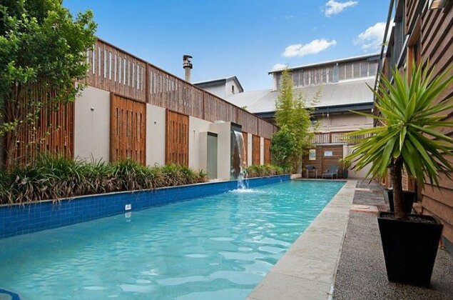 Botanical Byron Butter Factory - Photo4