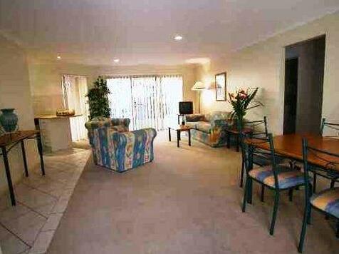 Byron Lakeside Holiday Apartments - Photo5