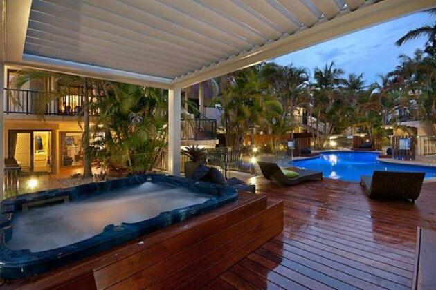 Outrigger Bay Apartments - Photo2