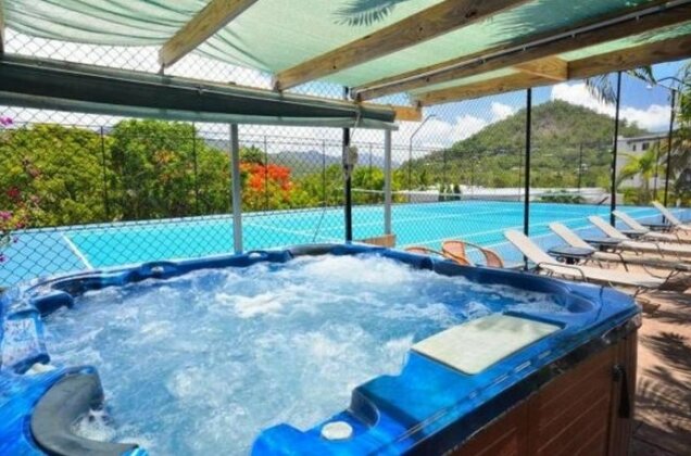Absolute Beachfront with Million Dollar Views - Photo3