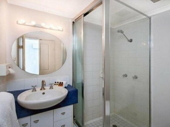 Absolute Beachfront with Million Dollar Views - Photo4