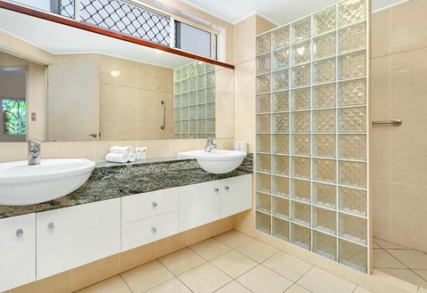 Arlington Apartments - Photo2