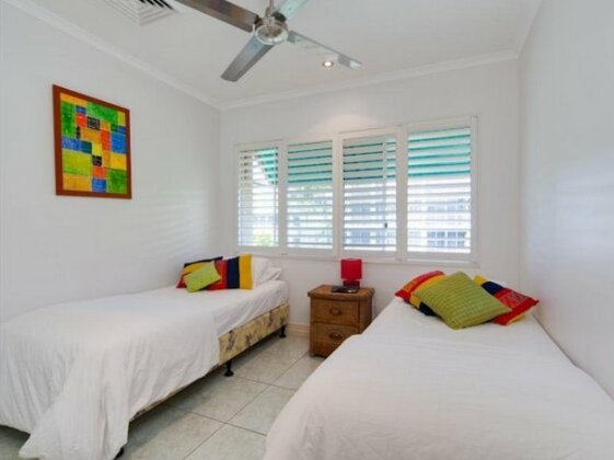Azure Waters - Photo5