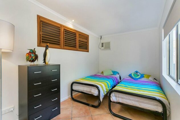 Beachcomber Trinity Beach - Photo2