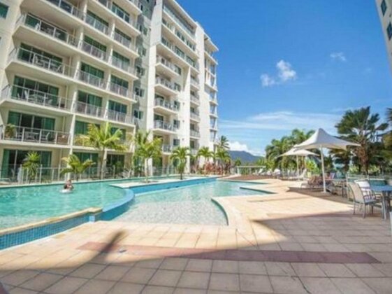 Cairns Esplanade 2 Bed 2 Bath Resort Hotel - Photo2