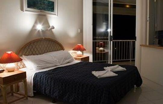 Cairns Golden Sands Beachfront Apartments - Photo2