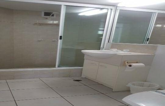 Cairns Golden Sands Beachfront Apartments - Photo5