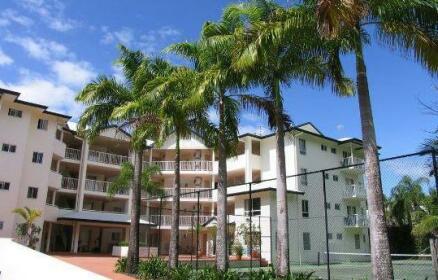 Cairns Golden Sands Beachfront Apartments