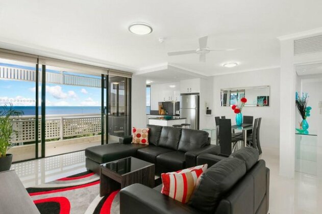 Cairns Luxury Seafront Apartment - Photo2