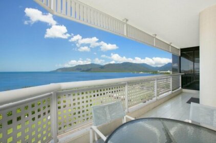 Cairns Ocean View Apartment