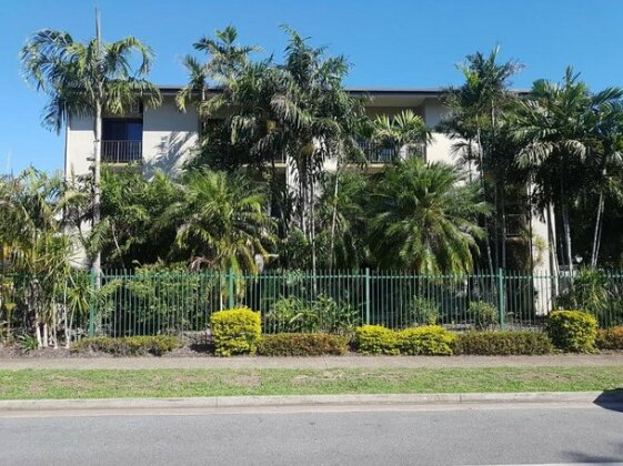 Cairns Prime Location Esplanade Self contained Apartment with Wifi - Photo3
