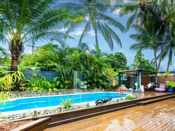 Coconut Blue Front @ Palm Cove - Photo2