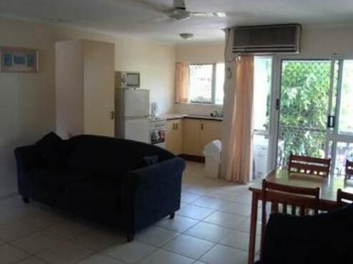 Coral Reef Apartments - Photo4