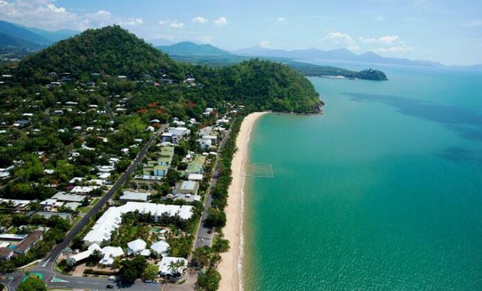 Coral Sands Beachfront Resort - Photo3