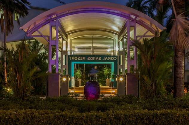 Coral Sands Beachfront Resort - Photo4