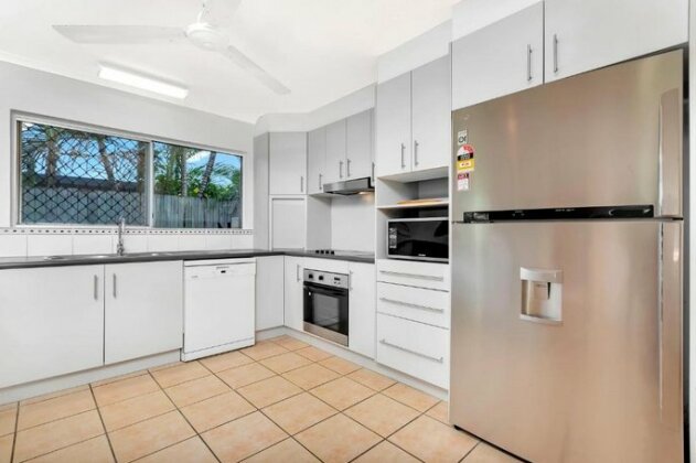Coral Sea Holiday House - Photo5