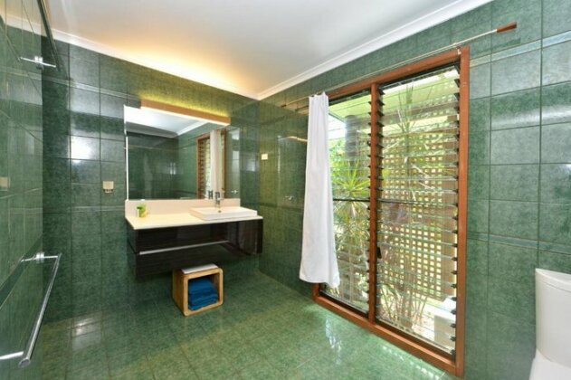 Crazy About Cairns Resort Living - 6 Bedrooms - Photo4