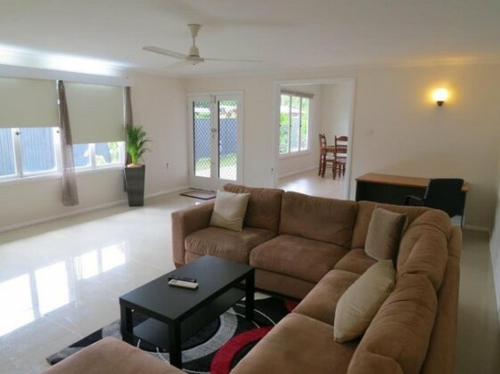Edge Hill Clean & Green Cairns 7 Minutes from the Airport 7 Minutes to Cairns CBD & Reef Fleet Ter - Photo2