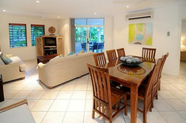 Oasis at Palm Cove - Photo2