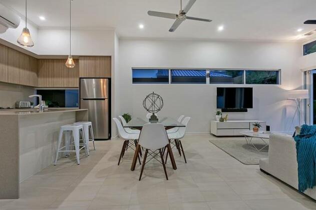 Oceans Edge Holiday Home - Photo5