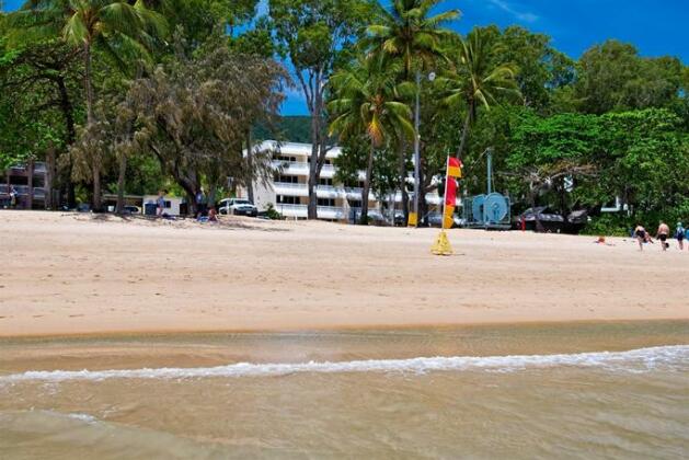 On Palm Cove Beachfront Apartments - Photo2